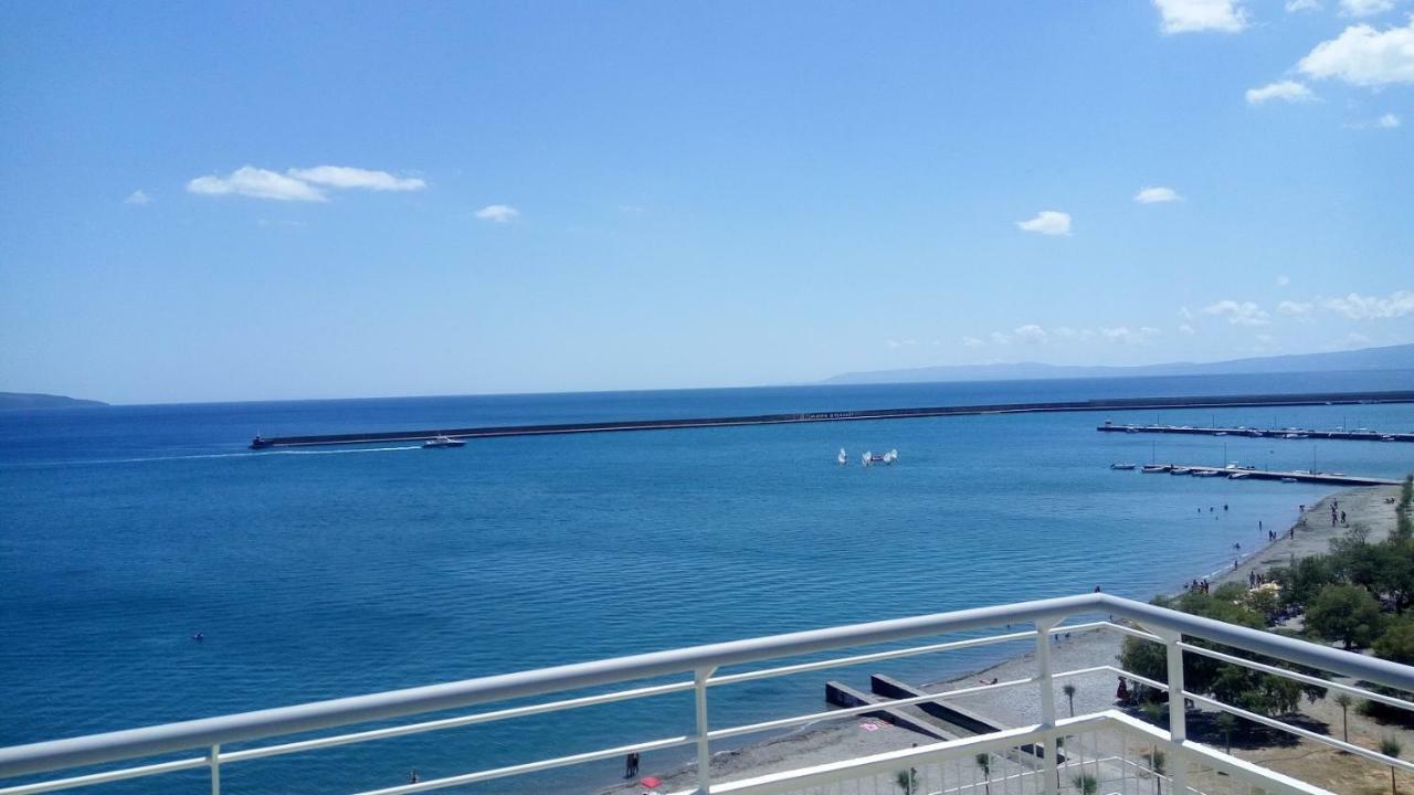 Ferienwohnung Seafront Penthouse Leo Kalamata Exterior foto