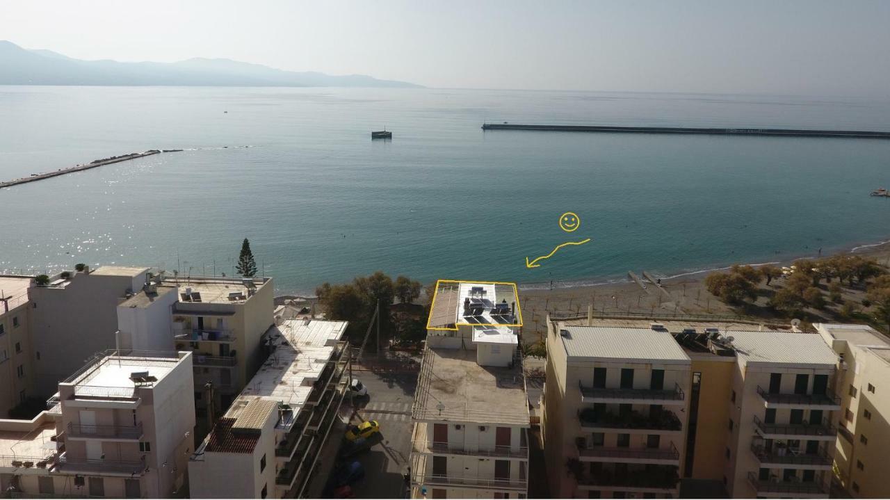 Ferienwohnung Seafront Penthouse Leo Kalamata Exterior foto