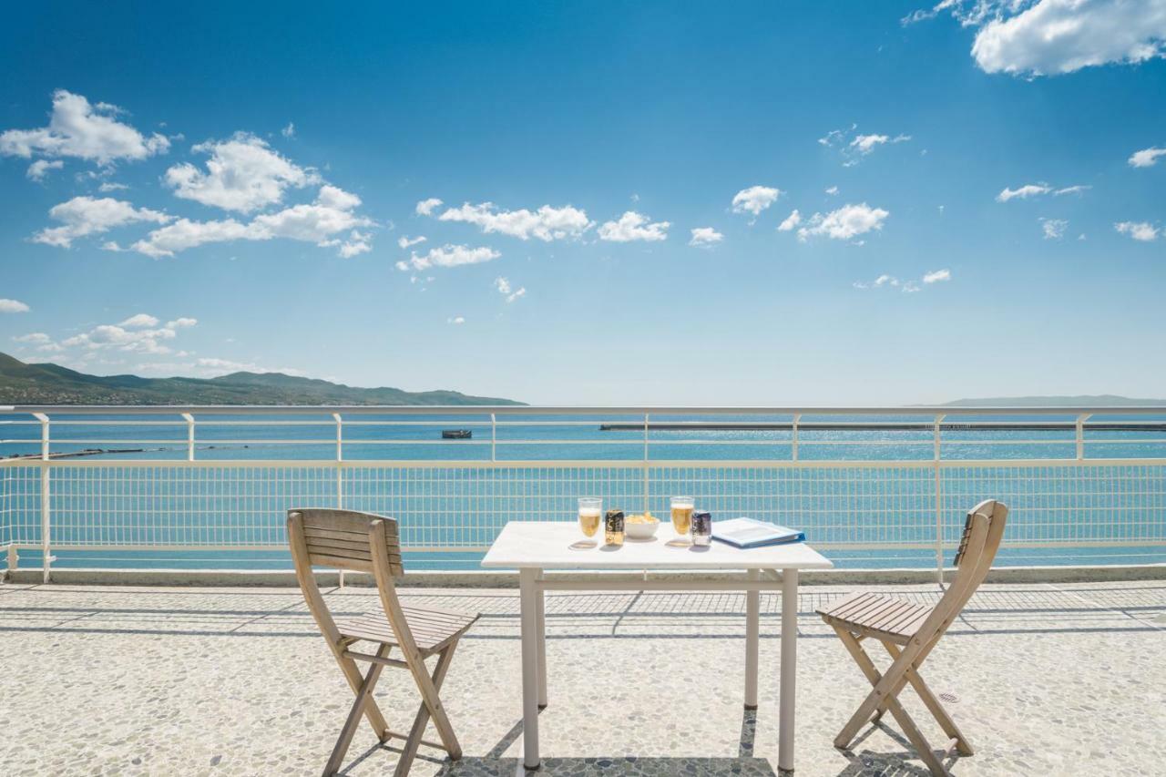 Ferienwohnung Seafront Penthouse Leo Kalamata Exterior foto